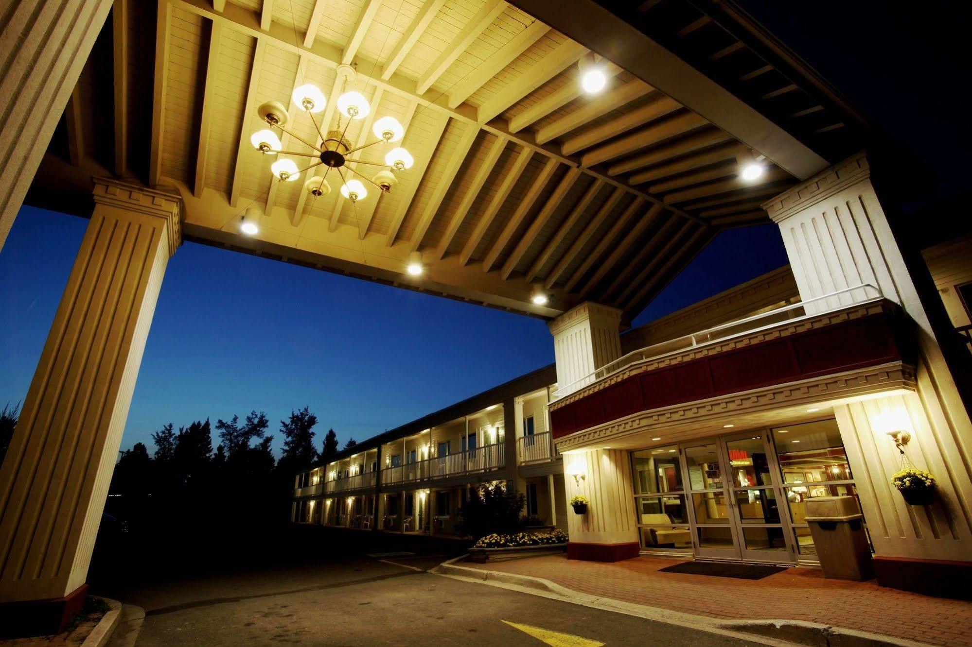 Hotel モンクトン エクステリア 写真